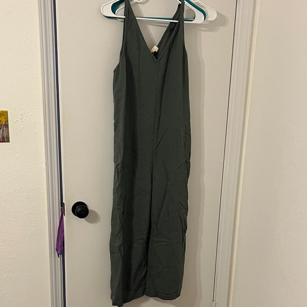 Universal Thread Green Sleeveless Maxi Dress